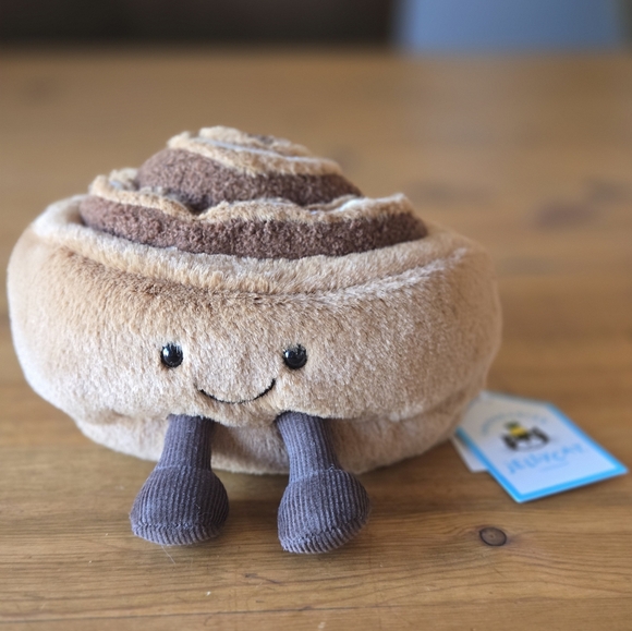 Jellycat Amuseables Cinnamon Bun 3.9x5.1x4.3"  Soft and Plush NWT Authentic - Picture 2 of 5